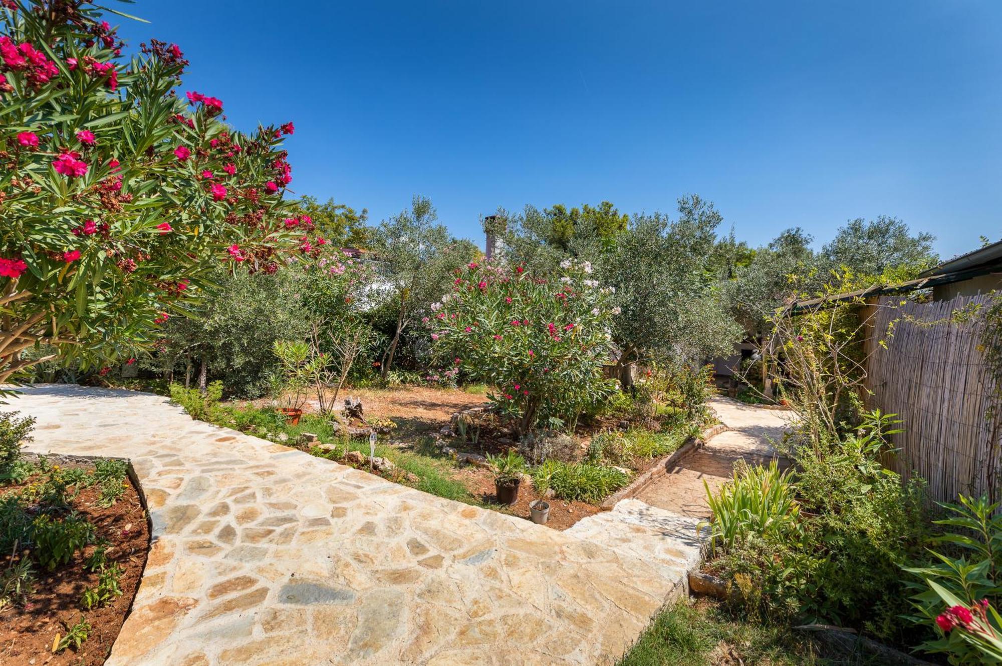 Casa De Flores, Ace Location - 100M From Bodinka Beach , Free Parking, Nature'S Heaven Peroj Ngoại thất bức ảnh